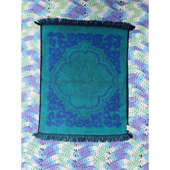 Vintage Hand Towel or Fingertip Towel - Picture 2 of 4